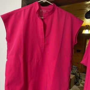 Figs scrubs hot pink xs small top (runs big) and small tall bottom